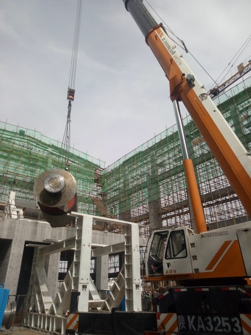 機電安裝公司承建的小保當一號煤礦主斜井帶式輸送機配電、控制及機械設備安裝如火如荼