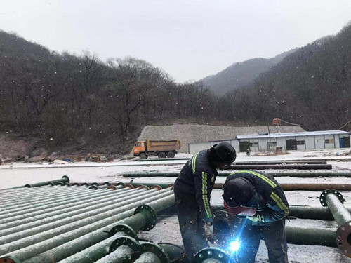 陜西煤建設(shè)機(jī)電安裝公司：跨年，我們?cè)诰?></div>
                                <div   id=