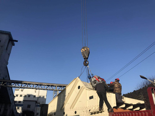 陜煤建設(shè)機(jī)電安裝公司黃陵建莊工地：“干完，大年三十回家！”