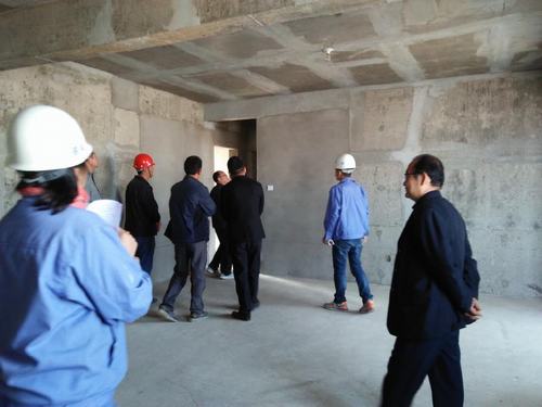 陜煤建設(shè)銅煤公司承建的銅煤二號(hào)白樺林小區(qū)1#、3#樓工程順利竣工驗(yàn)收