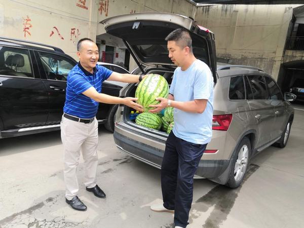 陜煤建設(shè)物資公司：夏送清涼 情系一線(xiàn)