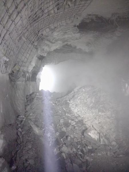 陜煤建設(shè)礦建二公司車村項目部：3101工作面回風(fēng)順槽聯(lián)絡(luò)巷與3-2煤西翼輔助運(yùn)輸大巷貫通