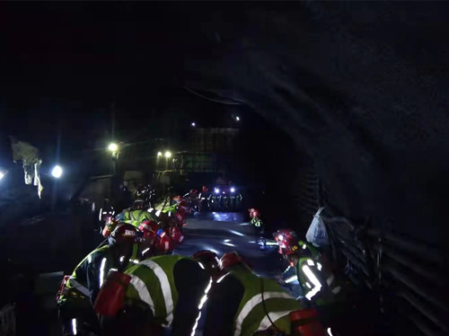 陜煤建設(shè)機電安裝公司小保當(dāng)項目部搶抓工期不放松