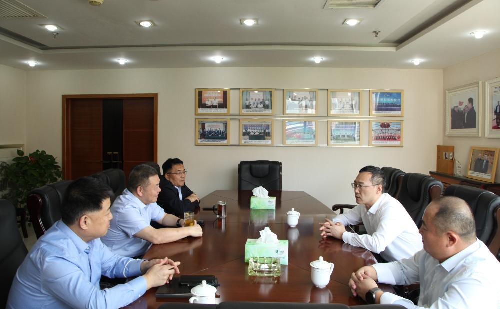 延安旅游集團(tuán)黨委書記、董事長薛恩宇一行到陜煤建設(shè)座談交流