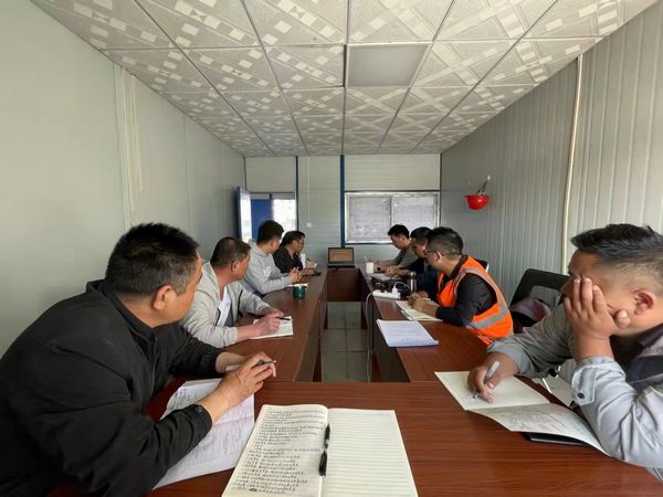 陜煤建設(shè)天工公司新疆第一項目部：工資有“薪”招，培訓(xùn)用“新”招，管理用“心”招納勞務(wù)派遣工