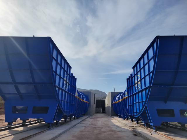 陜煤建設(shè)韓城分公司土建十三項(xiàng)目部承建的通風(fēng)機(jī)風(fēng)道及基礎(chǔ)、通風(fēng)機(jī)配電室工程順利通過竣工驗(yàn)收