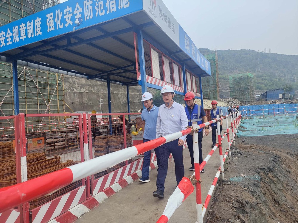 劉保江深入陜煤建設(shè)韓城分公司王峰煤礦選煤廠（EPC）總承包項目檢查指導工作