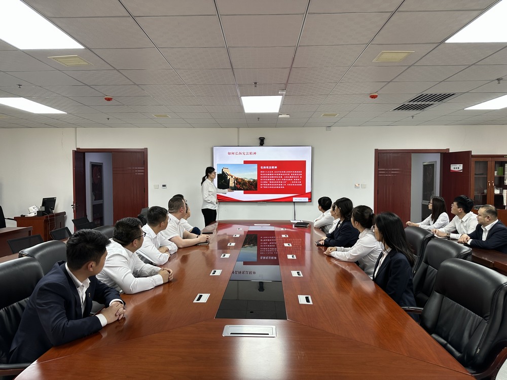 陜煤建設(shè)洗選煤運(yùn)營(yíng)公司開(kāi)展“弘揚(yáng)憲法精神，維護(hù)憲法權(quán)威”國(guó)家憲法日主題宣傳活動(dòng)