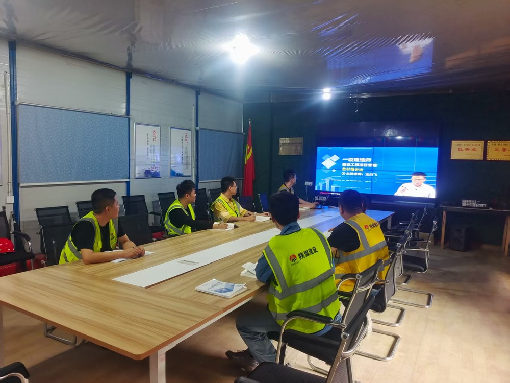 燈光映初心！陜煤建設(shè)銅煤公司基層職工備戰(zhàn)一建熱潮涌