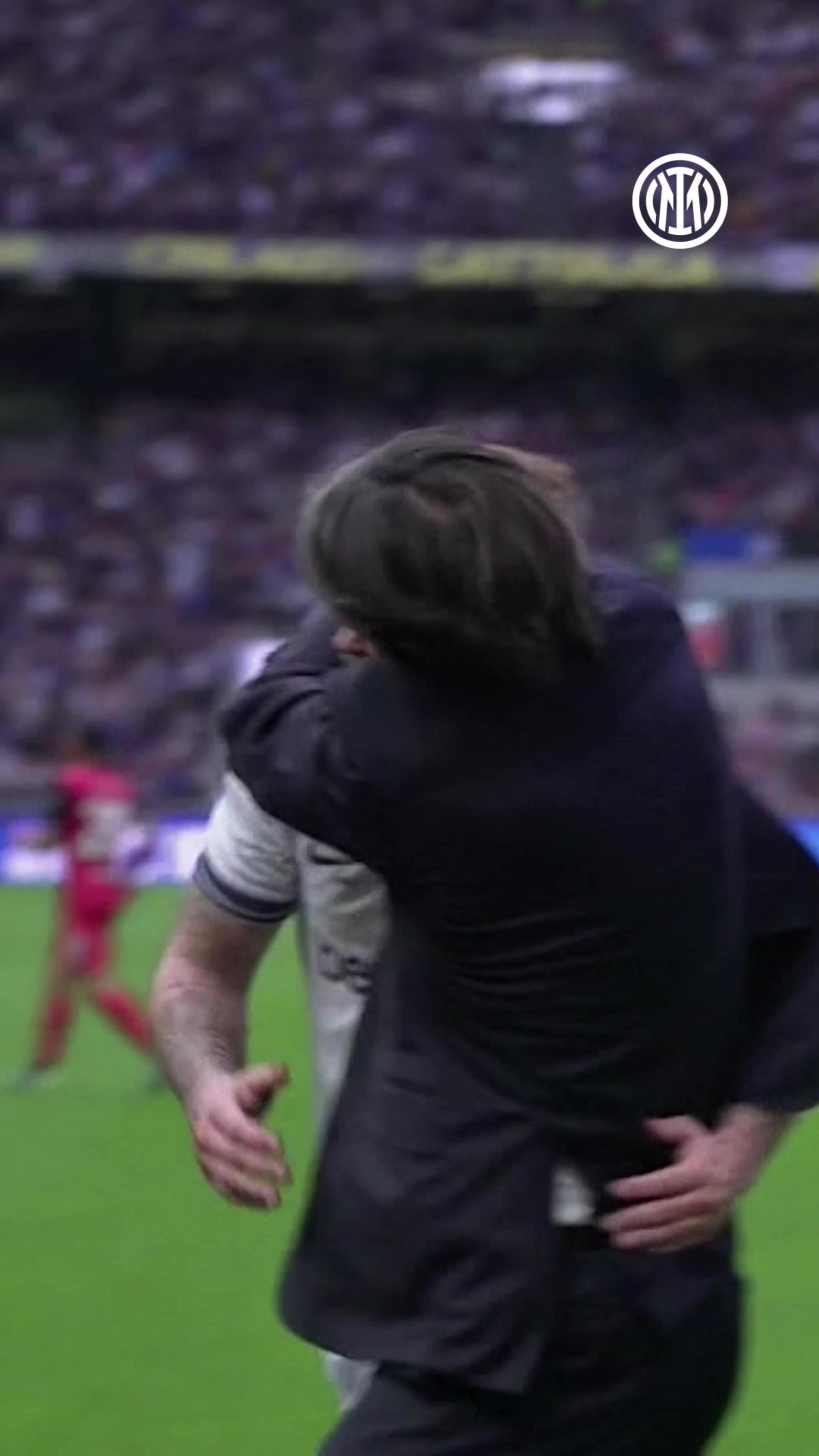 太銷魂，網(wǎng)友：阿瑙托維奇這腳傳球的確值得小因又摟又親